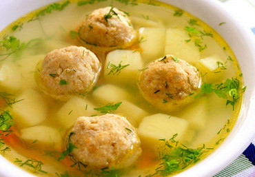 Суп картофельный с фрикадельками из курицы