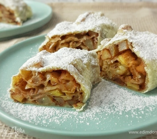 Штрудель с яблоком, корицей и грецким орехом (заказ за 1-2 дня)
