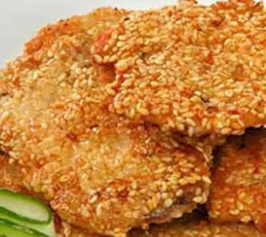 Грудка куриная, жаренная с кунжутом